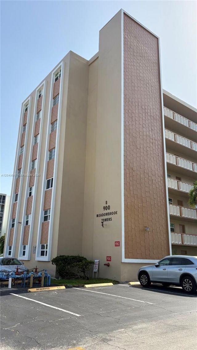 900 NE 12th Ave, Unit 703, Hallandale Beach, FL 33009 Photo