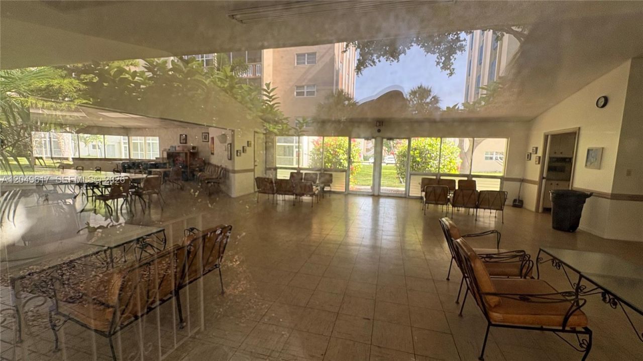 900 NE 12th Ave, Unit 703, Hallandale Beach, FL 33009 Photo