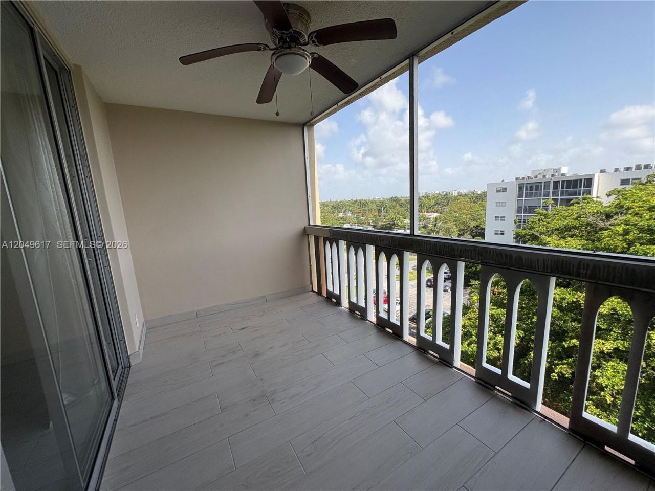 900 NE 12th Ave, Unit 703, Hallandale Beach, FL 33009 Photo