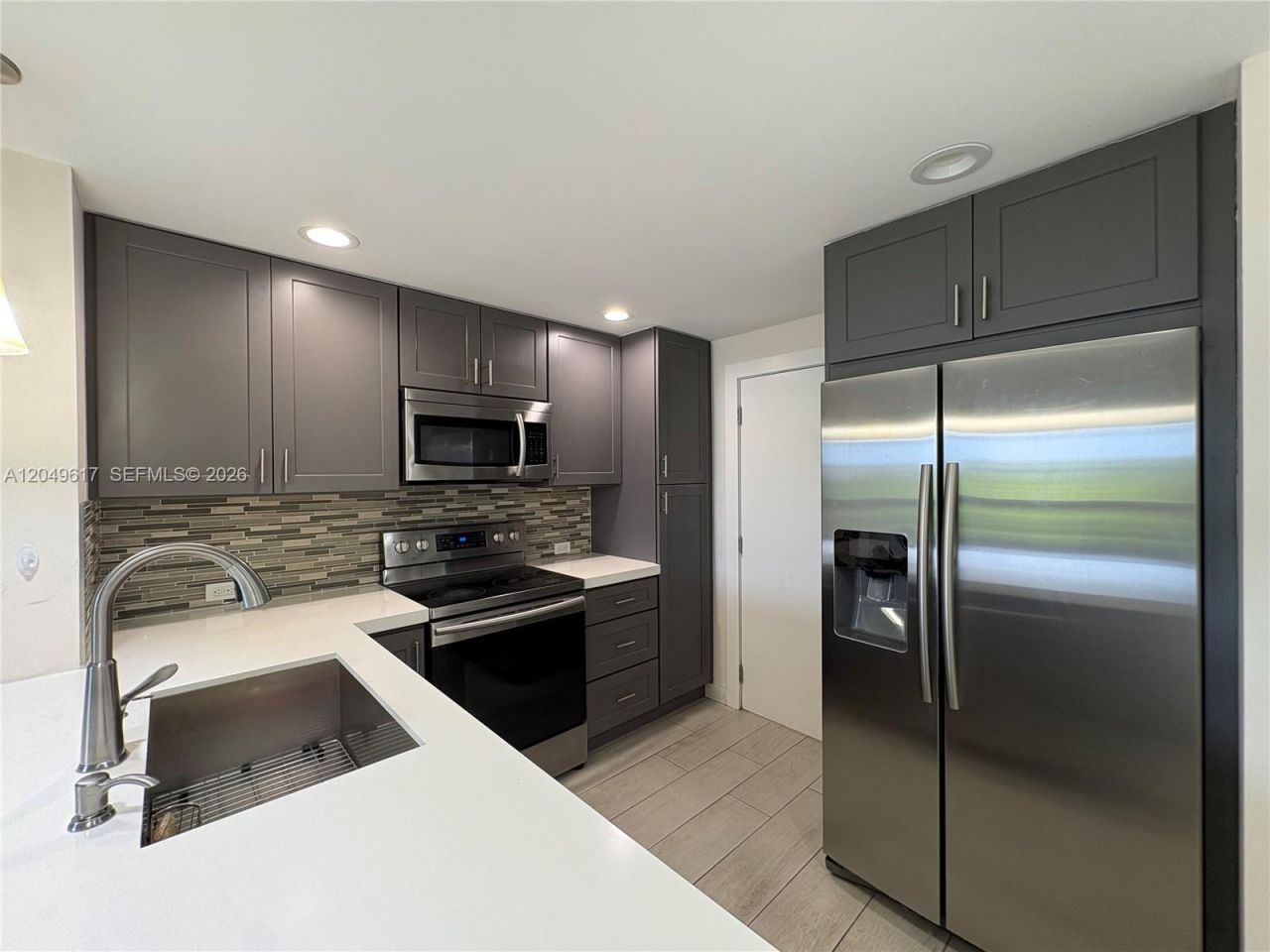 900 NE 12th Ave, Unit 703, Hallandale Beach, FL 33009 Photo