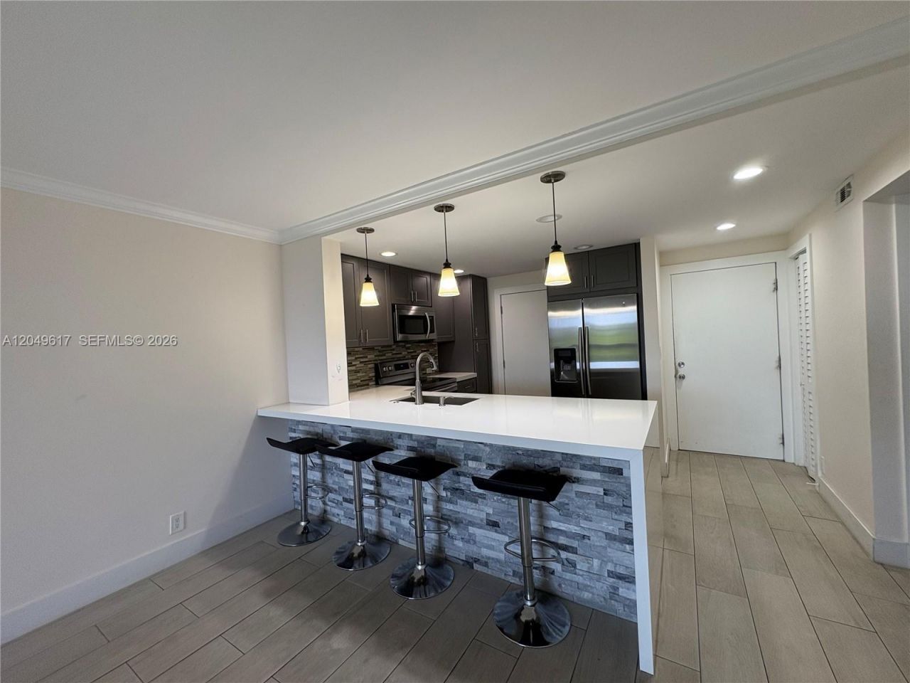 900 NE 12th Ave, Unit 703, Hallandale Beach, FL 33009 Photo
