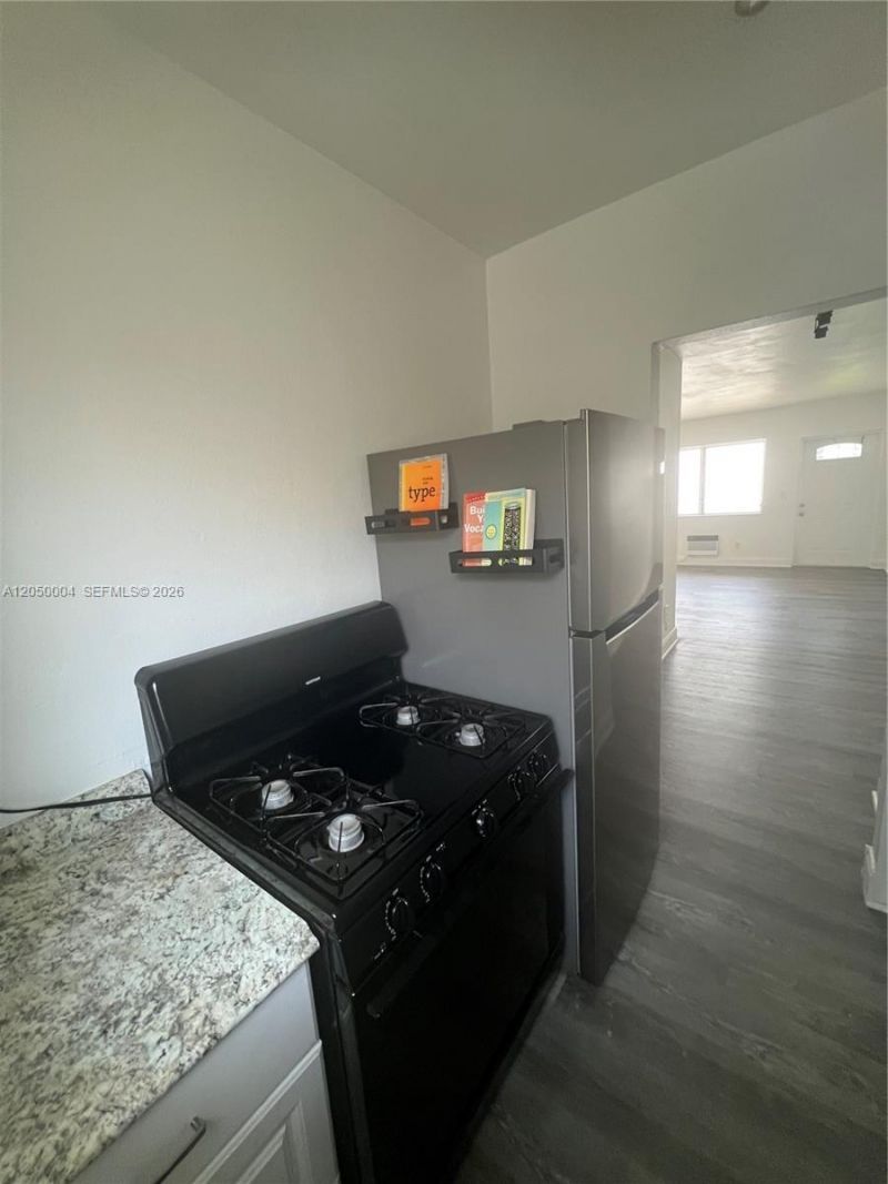7720 Harding Ave, Unit 9, Miami Beach, FL 33141 Photo