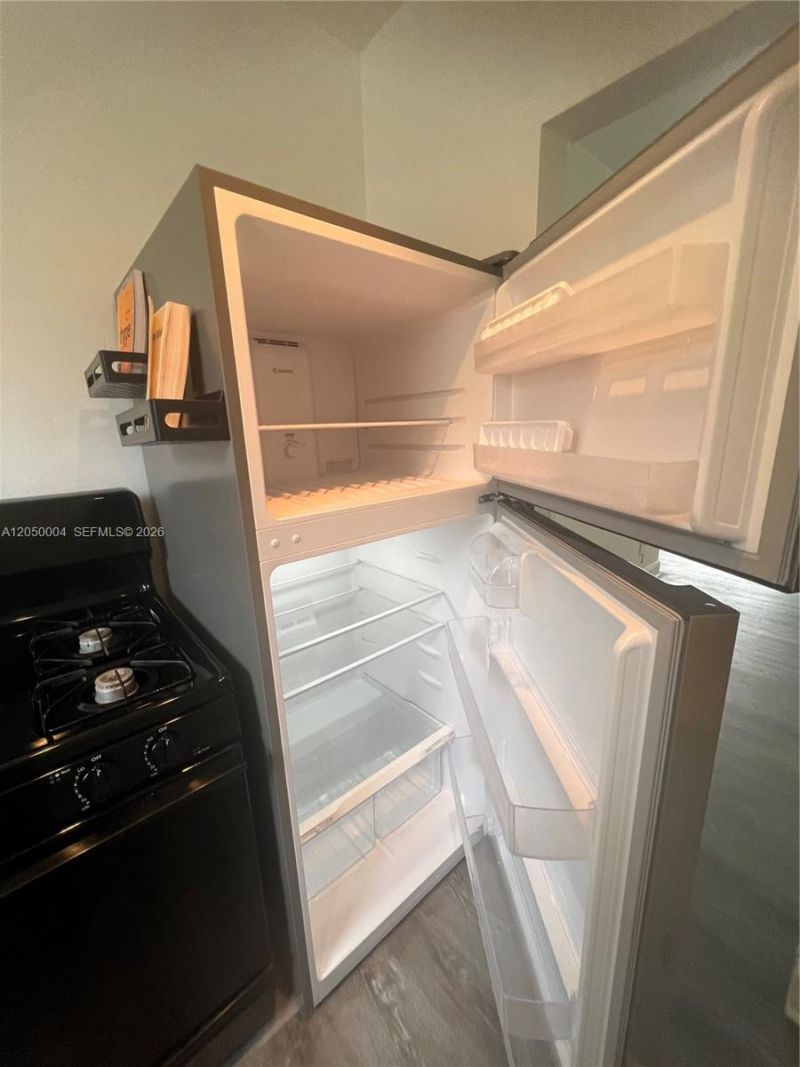7720 Harding Ave , Unit 9, Miami Beach, FL 33141 Photo