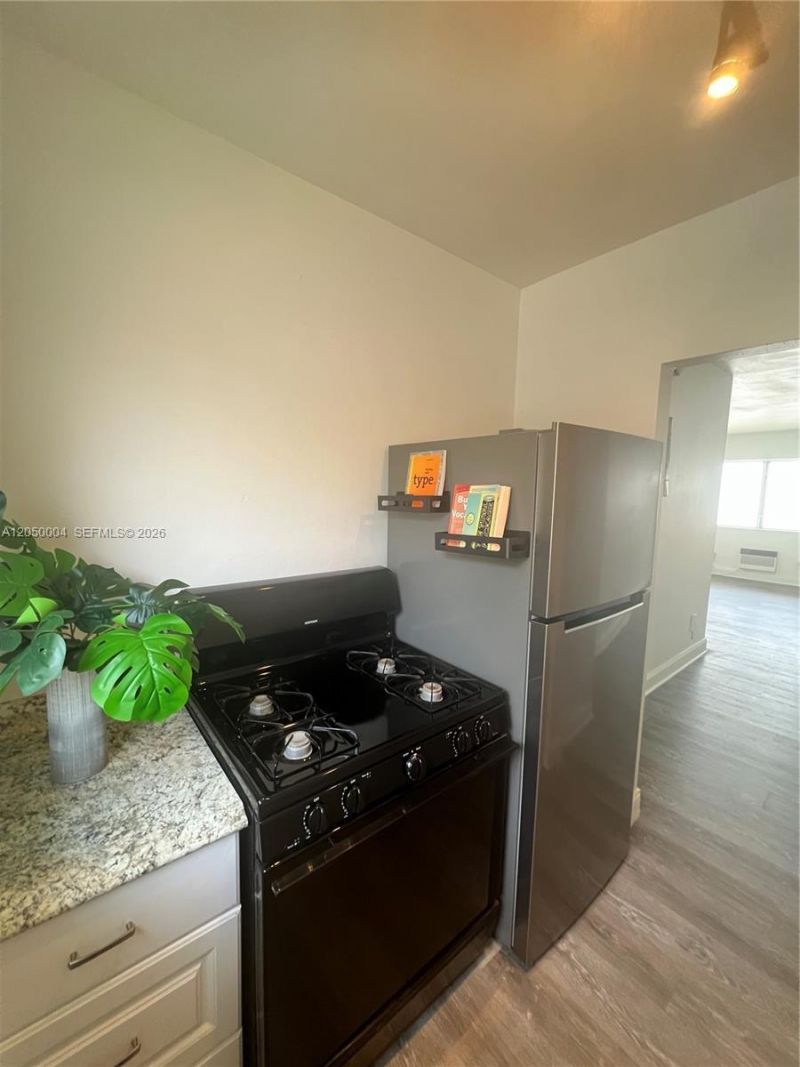 7720 Harding Ave , Unit 9, Miami Beach, FL 33141 Photo