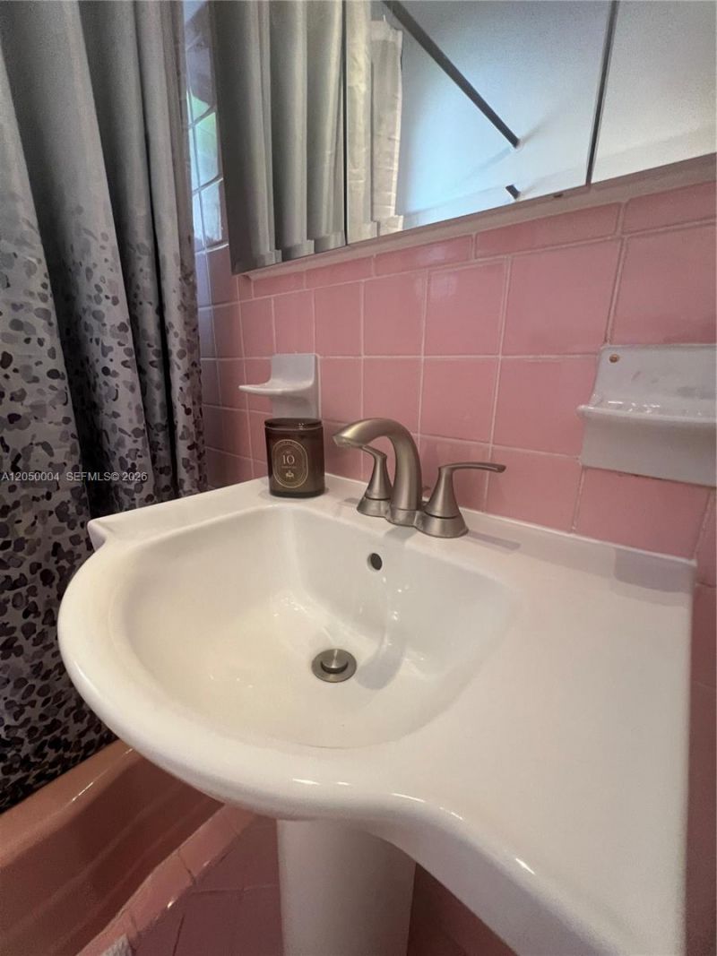 7720 Harding Ave , Unit 9, Miami Beach, FL 33141 Photo