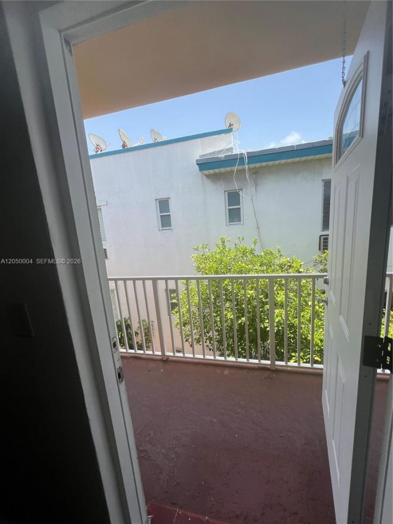 7720 Harding Ave , Unit 9, Miami Beach, FL 33141 Photo