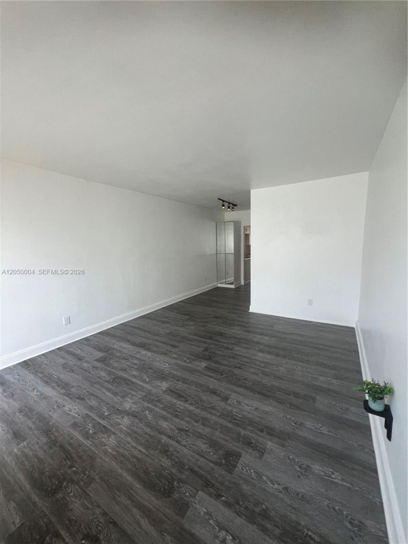 7720 Harding Ave , Unit 9, Miami Beach, FL 33141 Photo