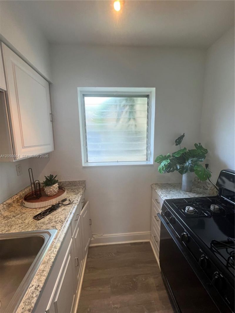 7720 Harding Ave, Unit 9, Miami Beach, FL 33141 Photo