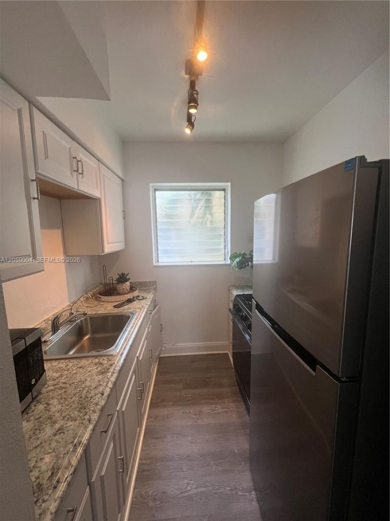 7720 Harding Ave, Unit 9, Miami Beach, FL 33141 Photo
