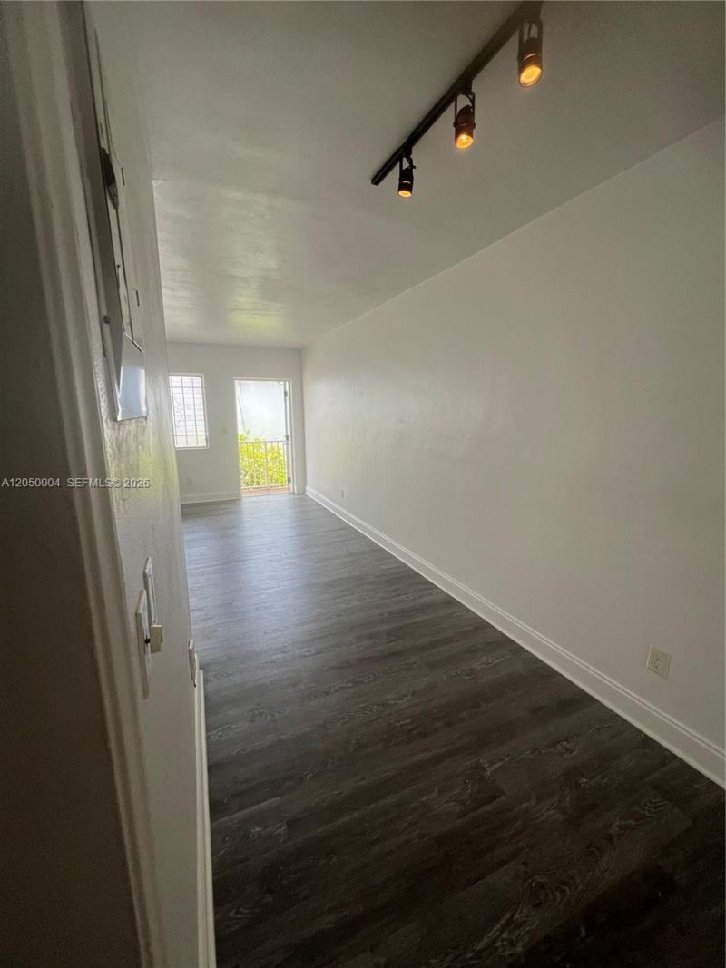 7720 Harding Ave , Unit 9, Miami Beach, FL 33141 Photo