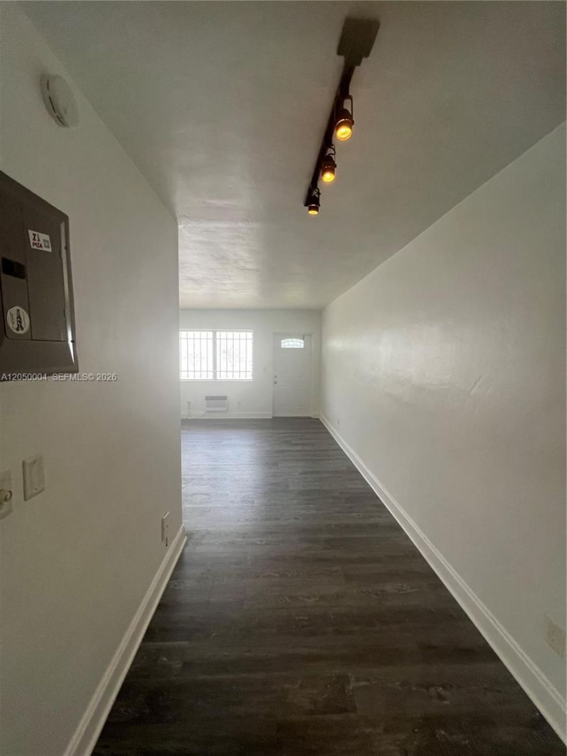 7720 Harding Ave, Unit 9, Miami Beach, FL 33141 Photo