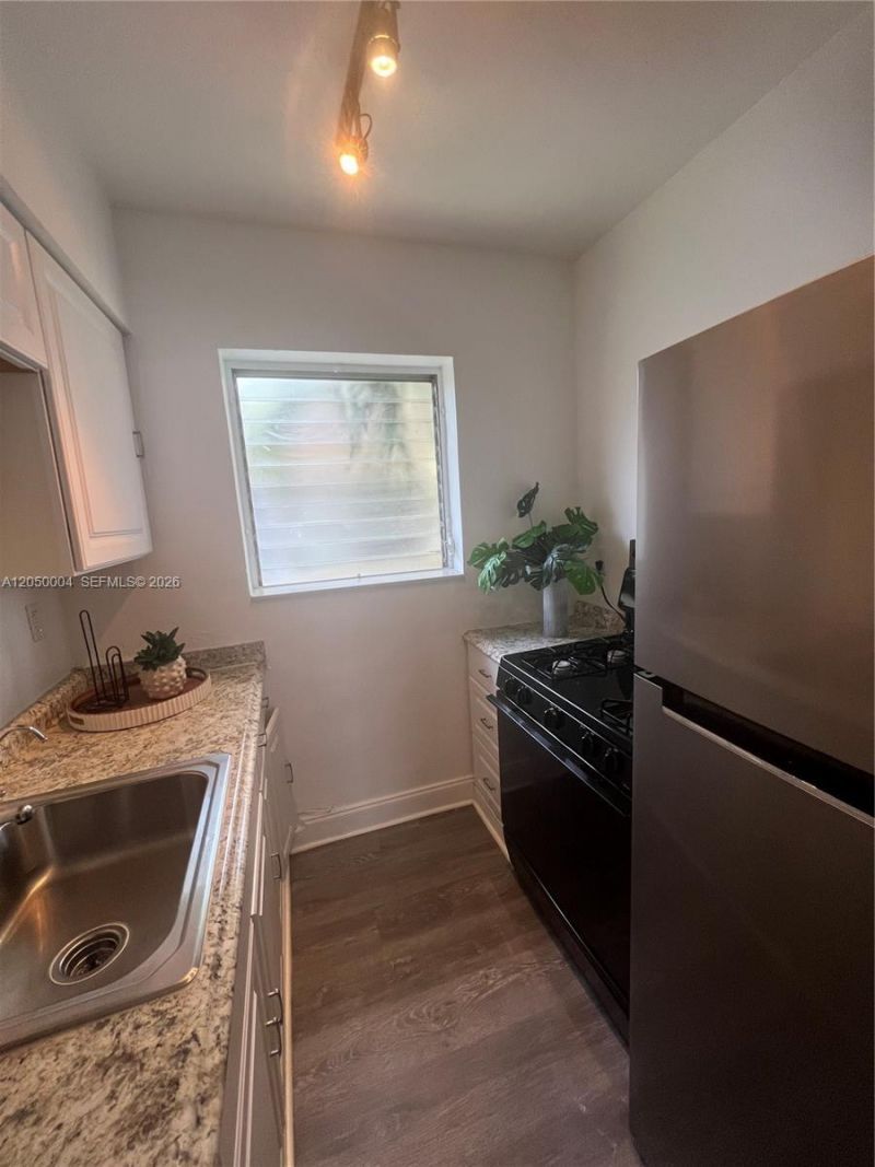 7720 Harding Ave, Unit 9, Miami Beach, FL 33141 Photo