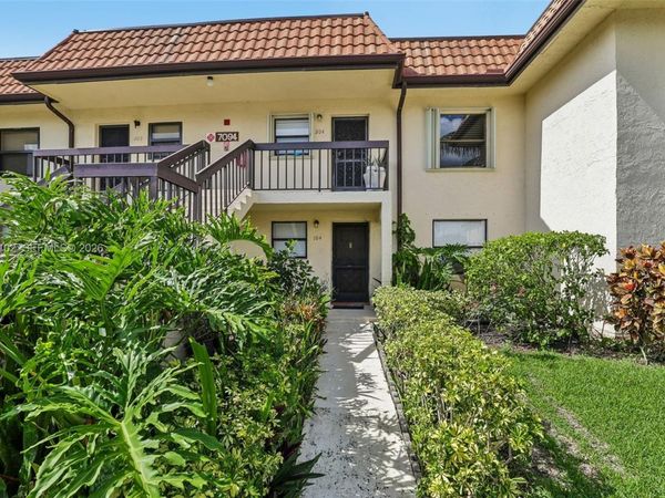 7094 Golf Colony Ct, Unit 104, Lake Worth, FL 33467