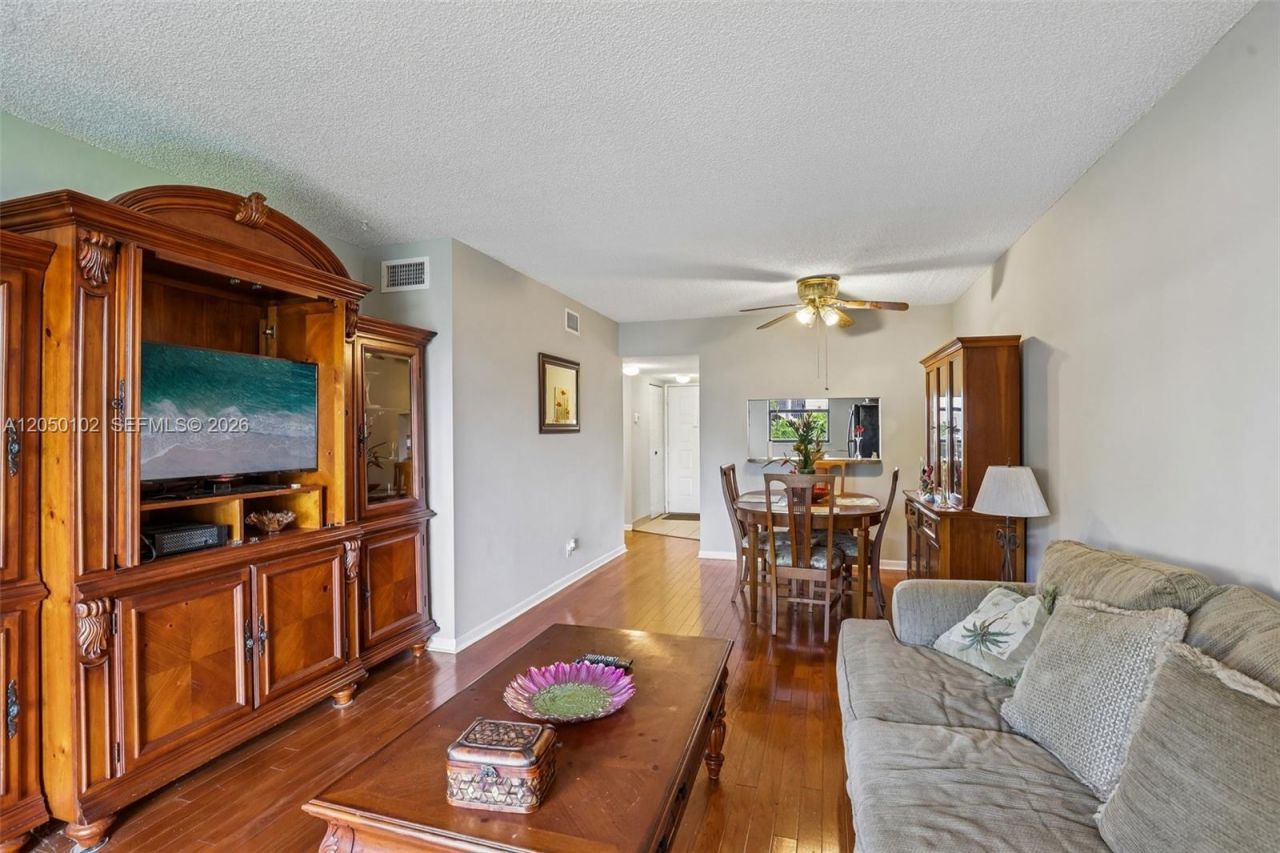 7094 Golf Colony Ct, Unit 104, Lake Worth, FL 33467 Photo