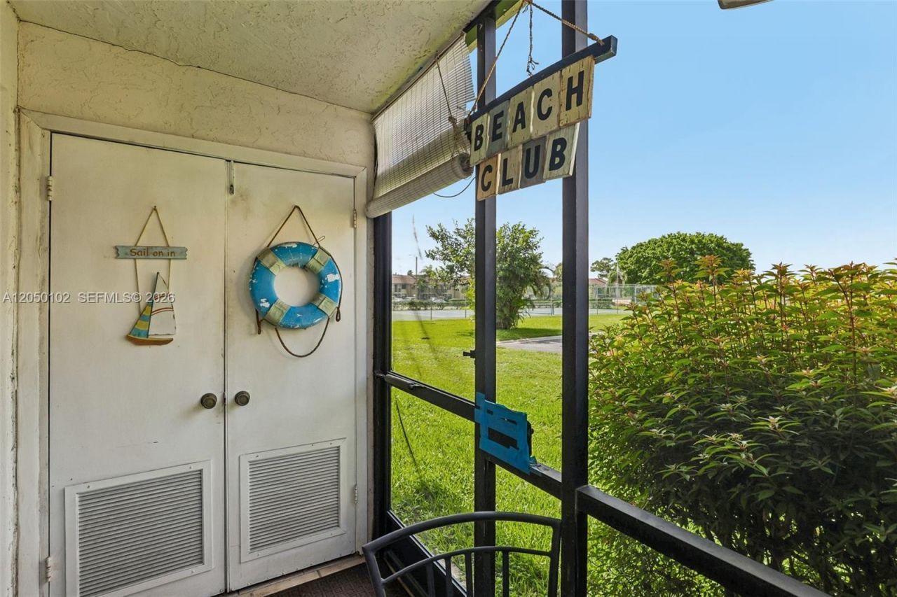 7094 Golf Colony Ct, Unit 104, Lake Worth, FL 33467 Photo