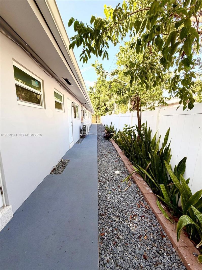 1632 NE 4th Pl, Unit 2, Fort Lauderdale, FL 33301 Photo
