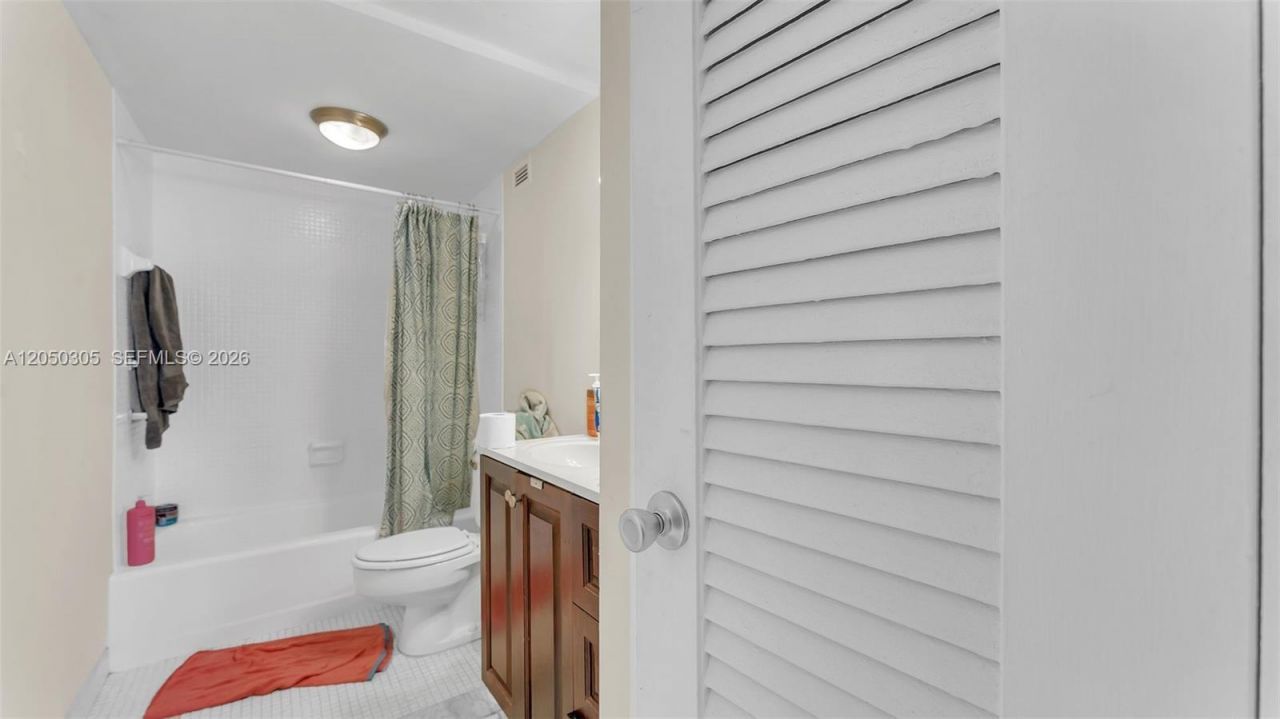 2899 Collins Ave , Unit 702, Miami Beach, FL 33140 Photo
