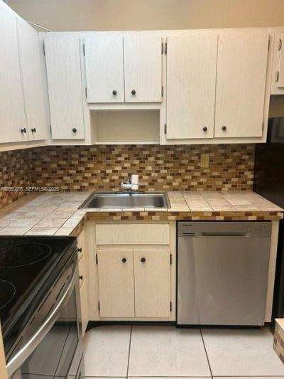 2899 Collins Ave , Unit 702, Miami Beach, FL 33140 Photo