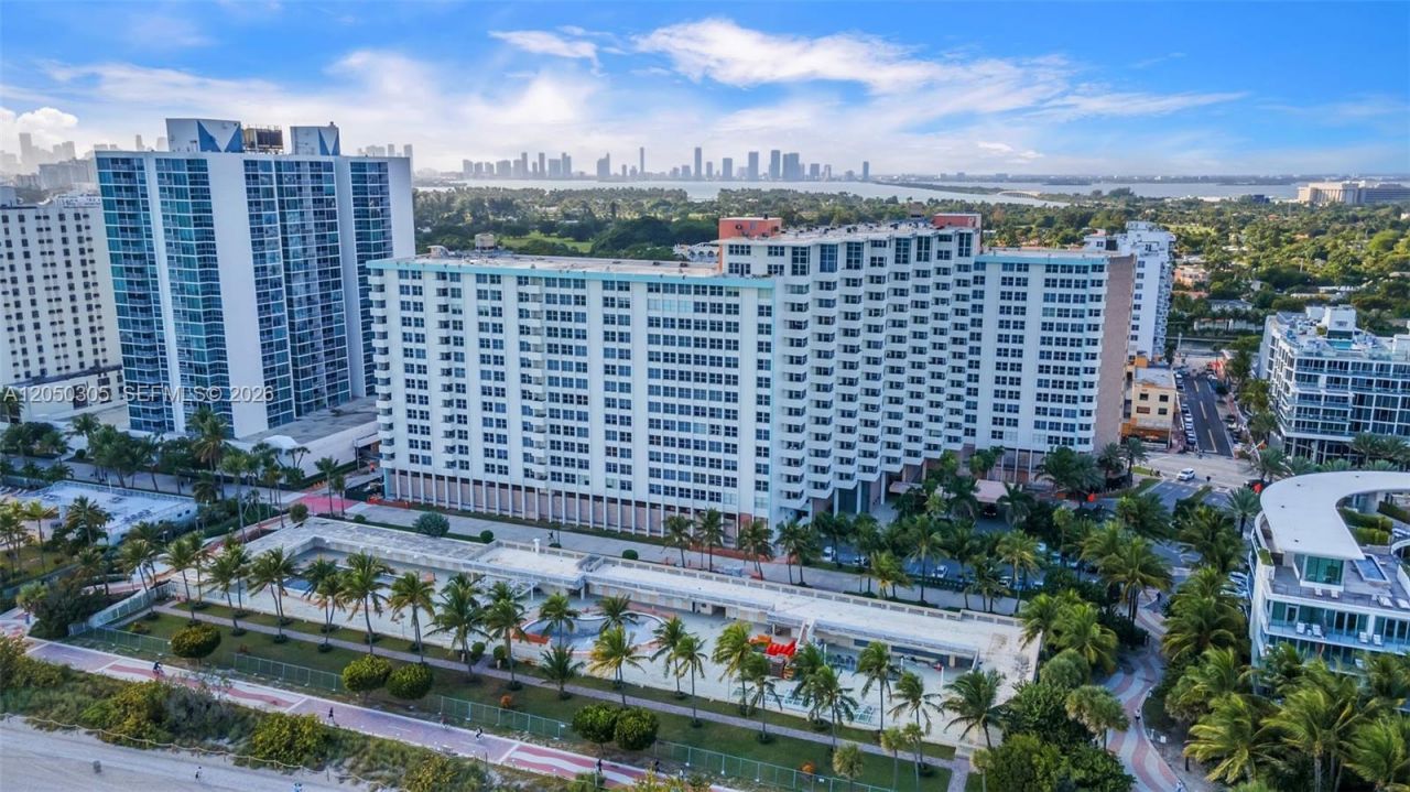 2899 Collins Ave , Unit 702, Miami Beach, FL 33140 Photo