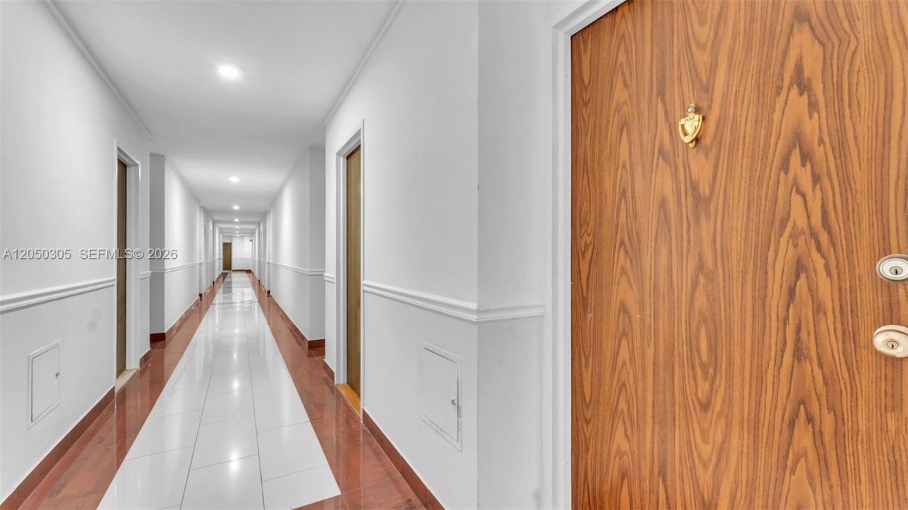 2899 Collins Ave , Unit 702, Miami Beach, FL 33140 Photo