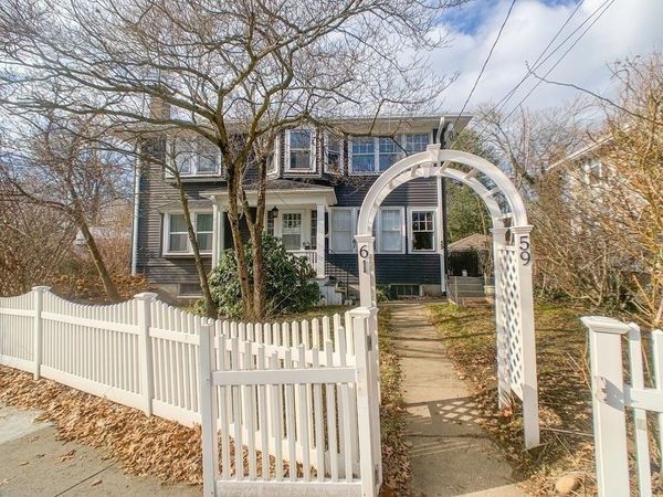 59 Rowe St, Unit 2, Newton, MA 02466