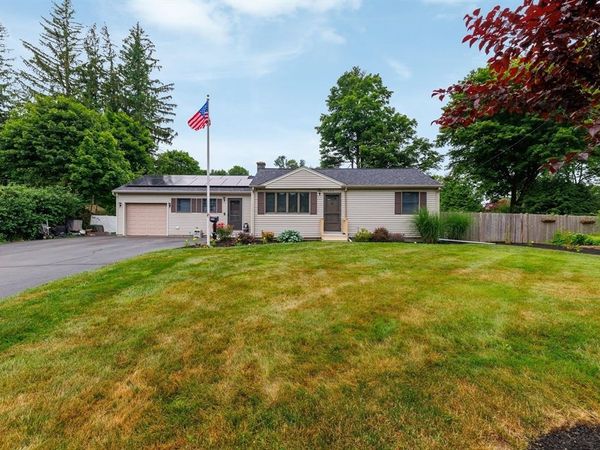 488 Pleasant St, Leicester, MA 01524