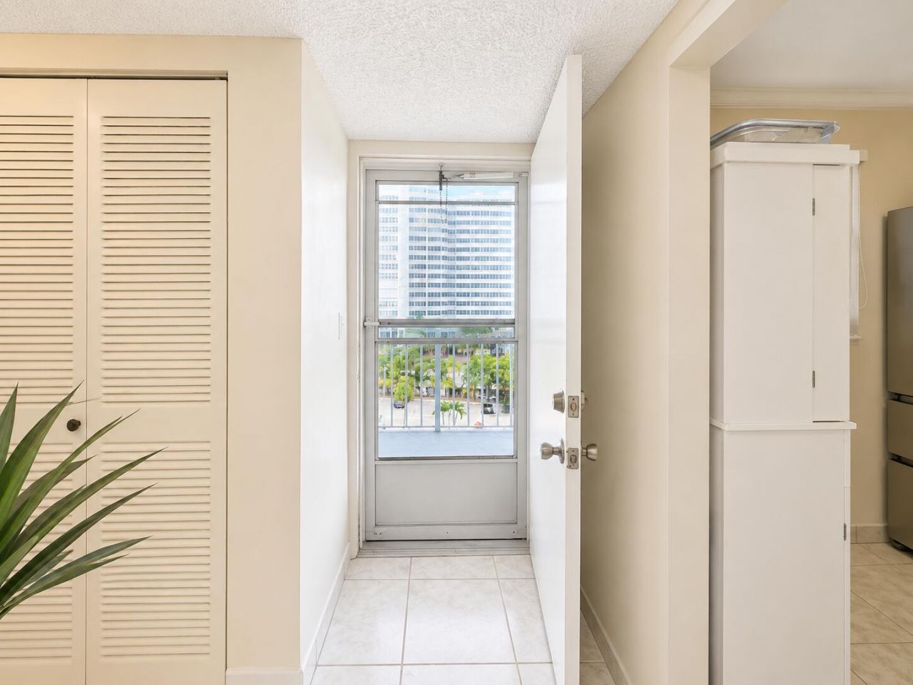 1391 S Ocean Boulevard, Unit 807, Pompano Beach, FL 33062 Photo