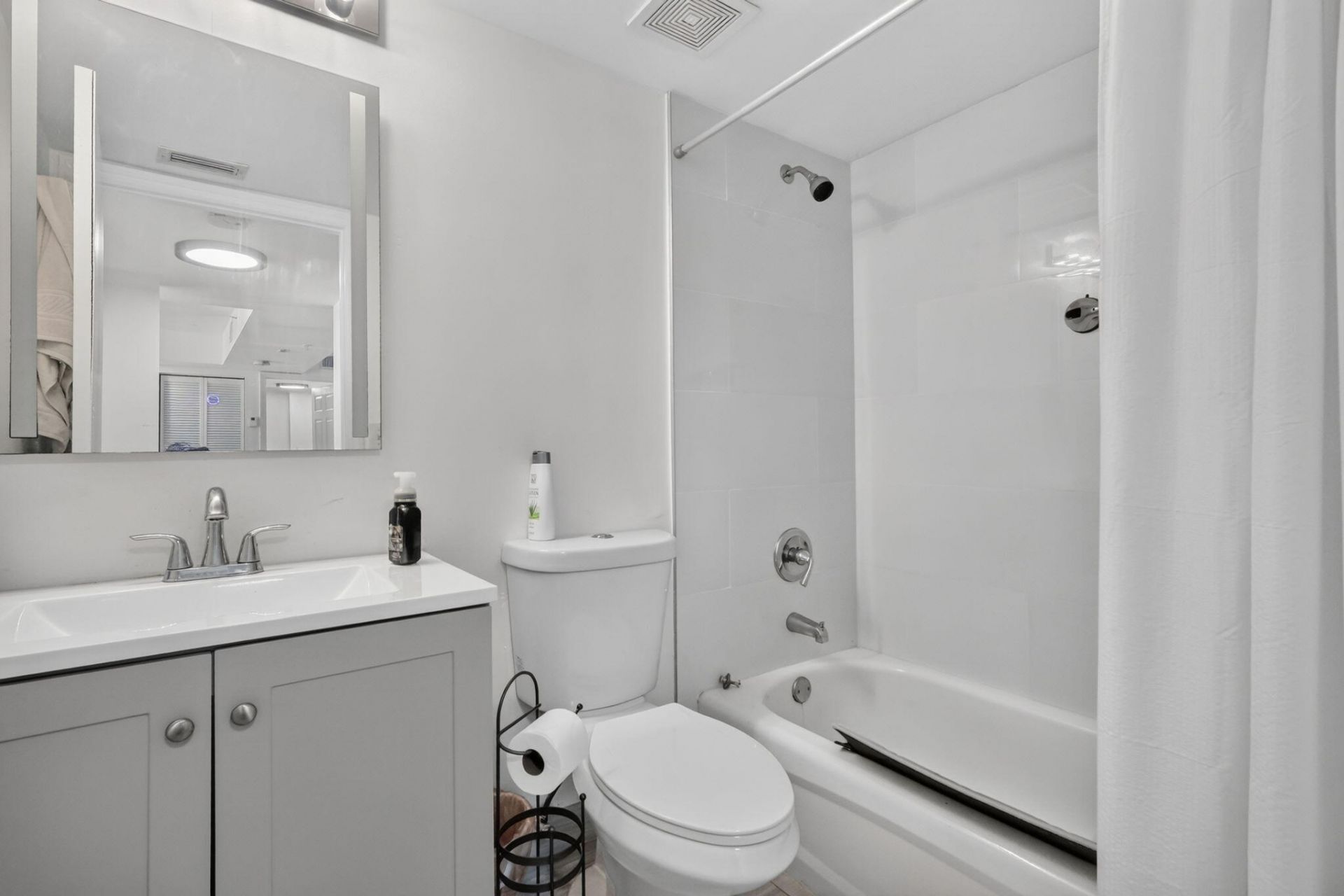 2731 Ocean Club Boulevard, Unit 102, Hollywood, FL 33019 Photo