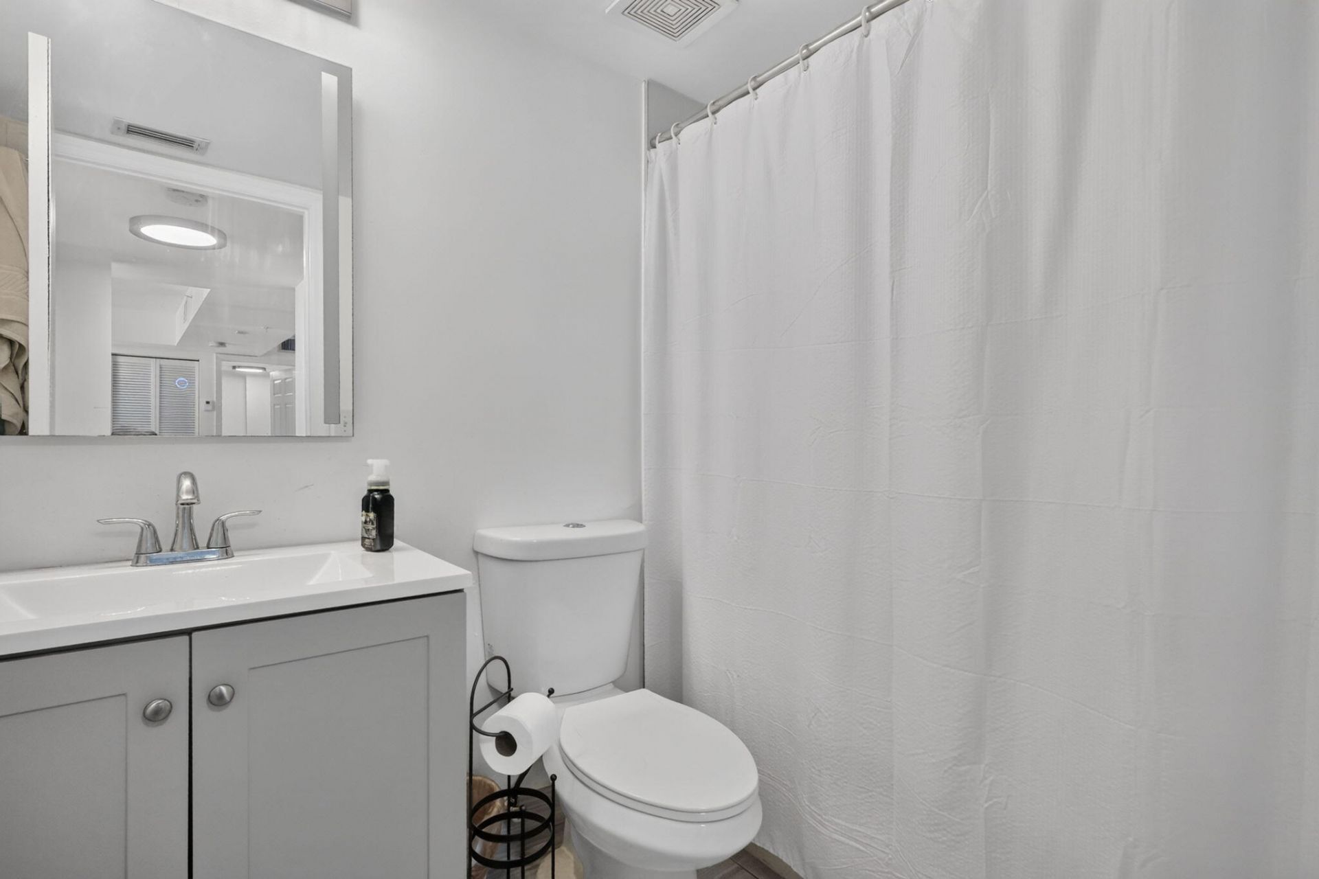 2731 Ocean Club Boulevard, Unit 102, Hollywood, FL 33019 Photo