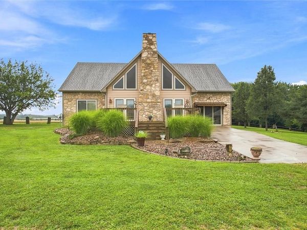3776 Delaware Road, Pomona, KS 66076