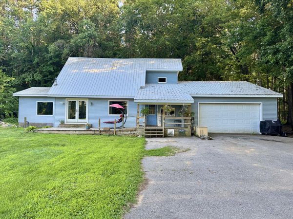 9462 E Colby Road, Crystal, MI 48818