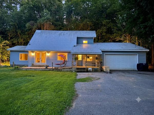 9462 E Colby Road, Crystal, MI 48818
