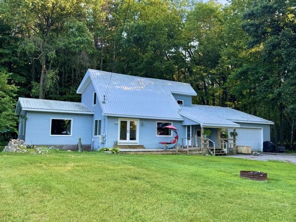 9462 E Colby Road, Crystal, MI 48818