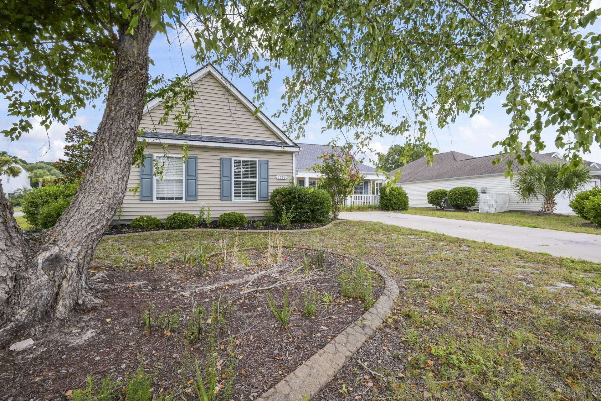 3136 Robins Nest Way  Photo 4