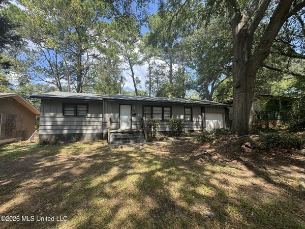 742 Kensington Place, Jackson, MS 39206