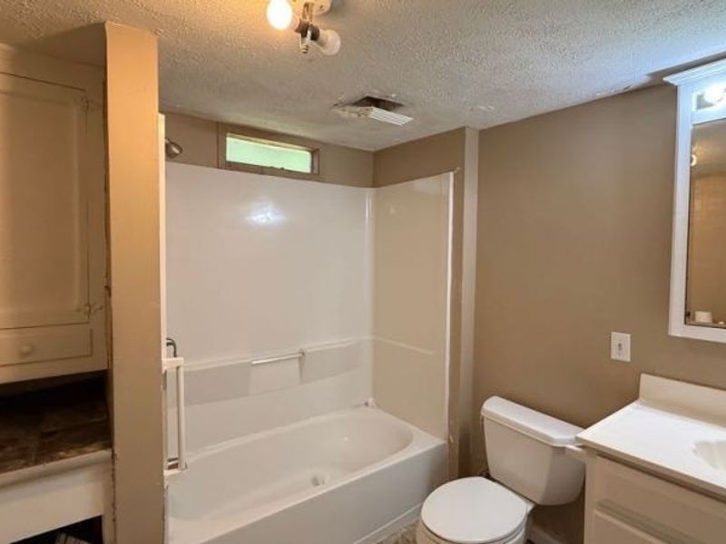 629 Portage Lakes Drive, Akron, OH 44319 Photo 14