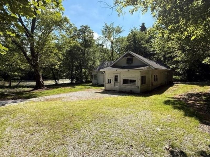 629 Portage Lakes Drive, Akron, OH 44319 Photo 2