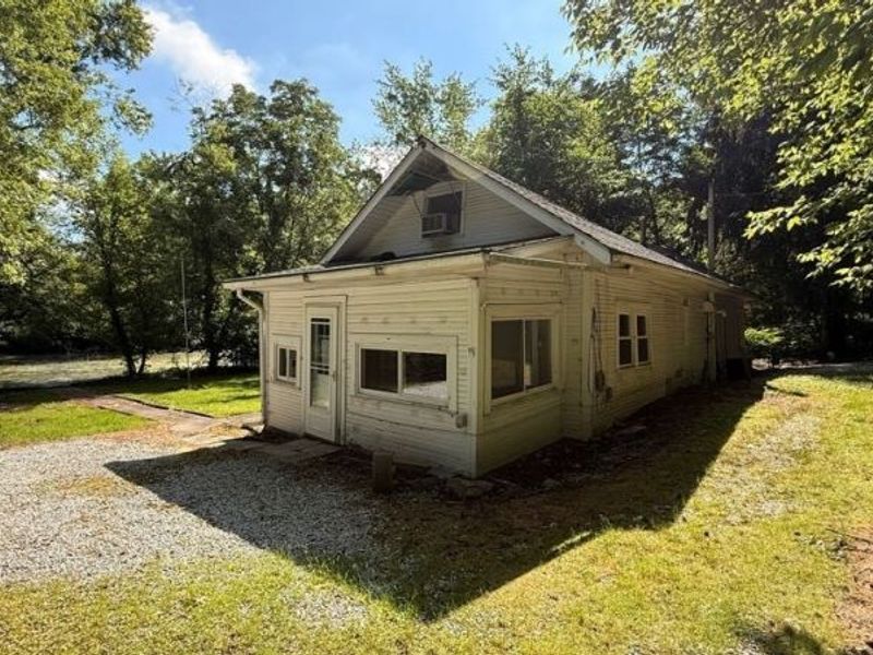 629 Portage Lakes Drive, Akron, OH 44319 Photo 3