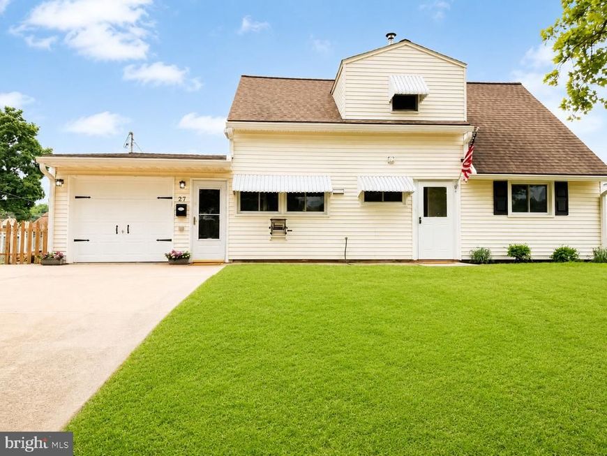 27 River Lane, Levittown, PA 19055 Main Photo