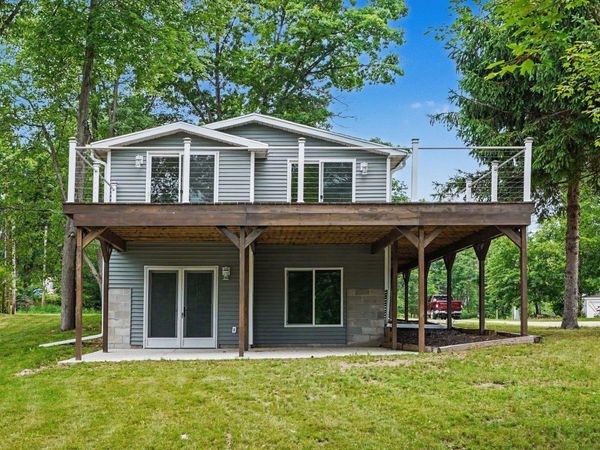 6820 Shore Drive W, Weidman, MI 48893