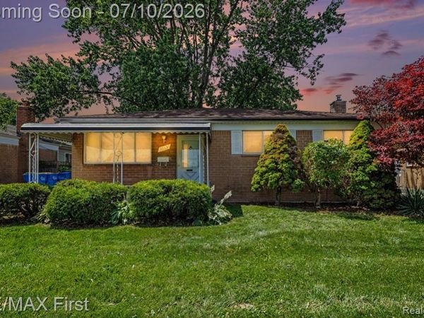 30631 Pinto Drive, Warren, MI 48093