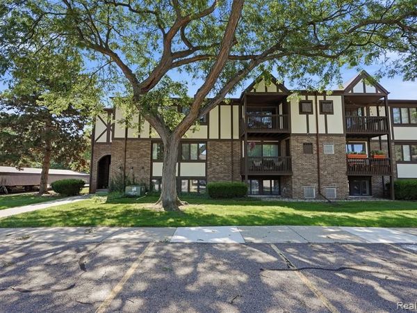 6160 Innkeepers Court, Meridian Twp, MI 48823