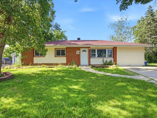 440 Flagstaff Lane , Hoffman Estates, IL 60169