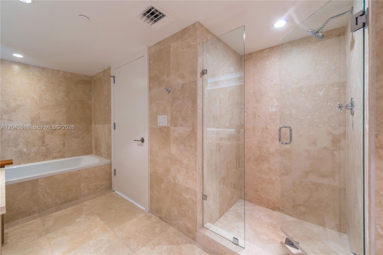 102 24th St , Unit 1110, Miami Beach, FL 33139 Photo