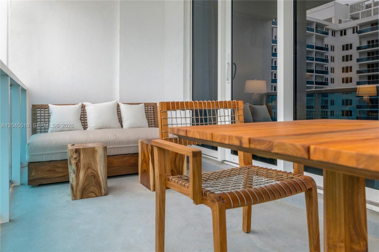 102 24th St , Unit 1110, Miami Beach, FL 33139 Photo