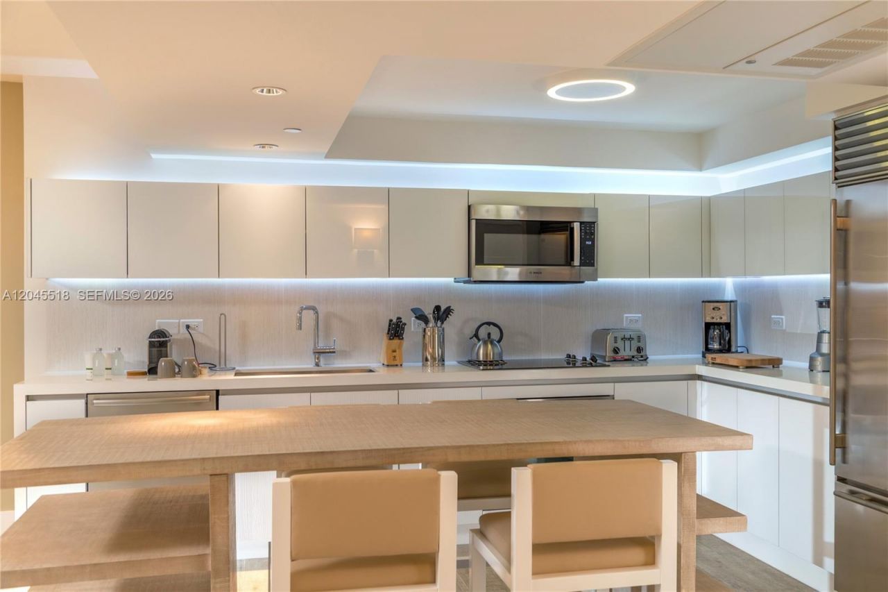 102 24th St , Unit 1110, Miami Beach, FL 33139 Photo