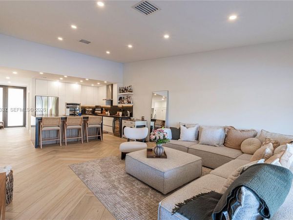 14808 Balgowan Rd , Miami Lakes, FL 33016