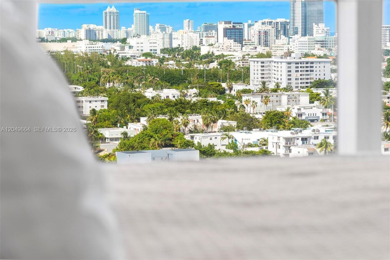 450 Alton Rd , Unit 1708, Miami Beach, FL 33139 Photo