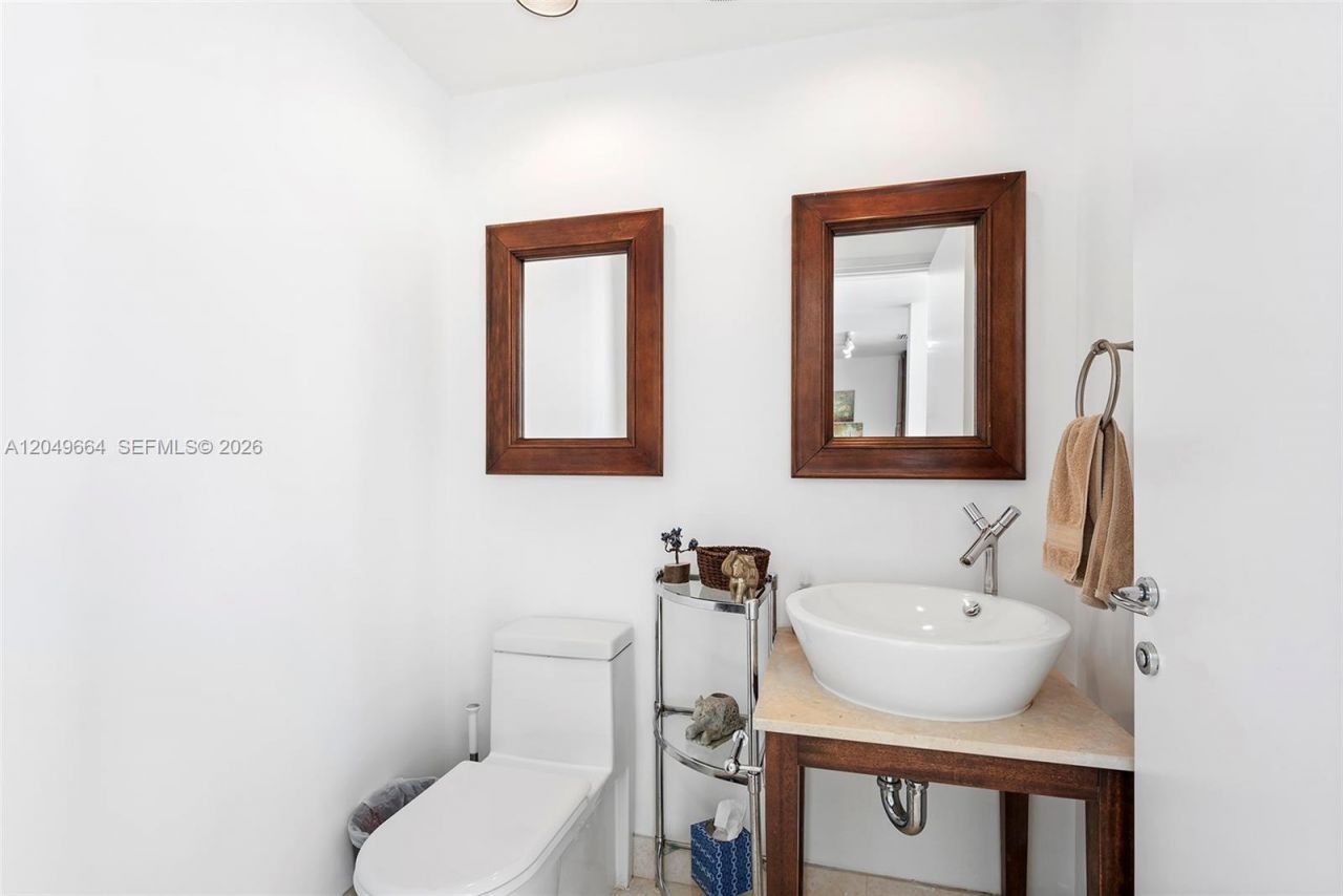 450 Alton Rd , Unit 1708, Miami Beach, FL 33139 Photo
