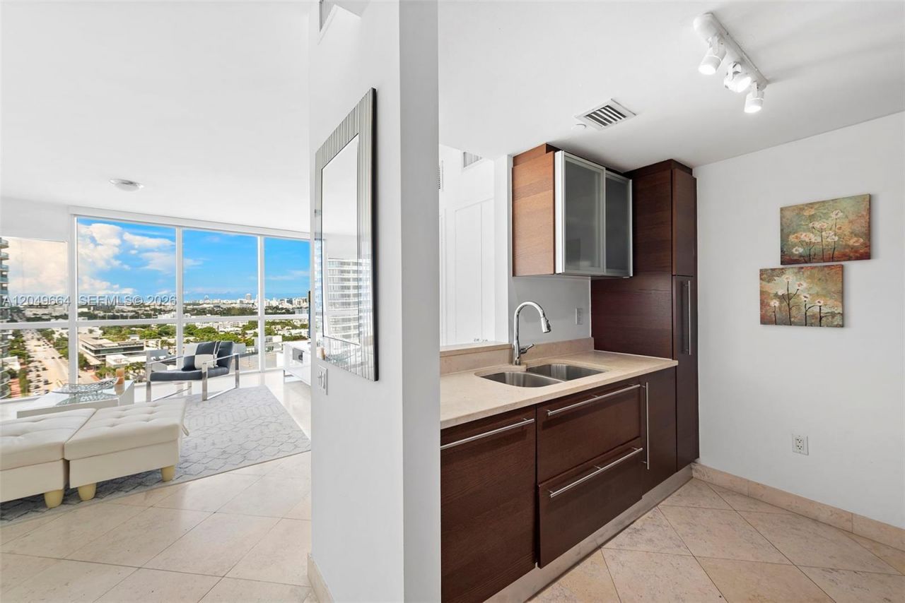 450 Alton Rd , Unit 1708, Miami Beach, FL 33139 Photo